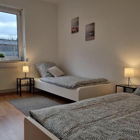 Moeblierte 3 Zimmer Apartment - Mit Smart Tv, Wlan Und Kostenfreie Parkplaetze Schloß Holte-Stukenbrock Zewnętrze zdjęcie